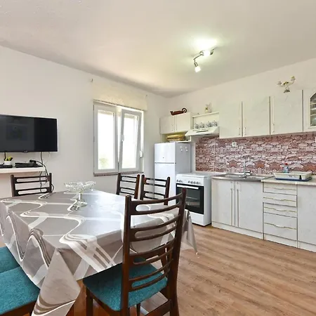Apartment Fuer 4 Personen Ca 90 Qm In Medulin, Istrien Suedkueste Von Istrien